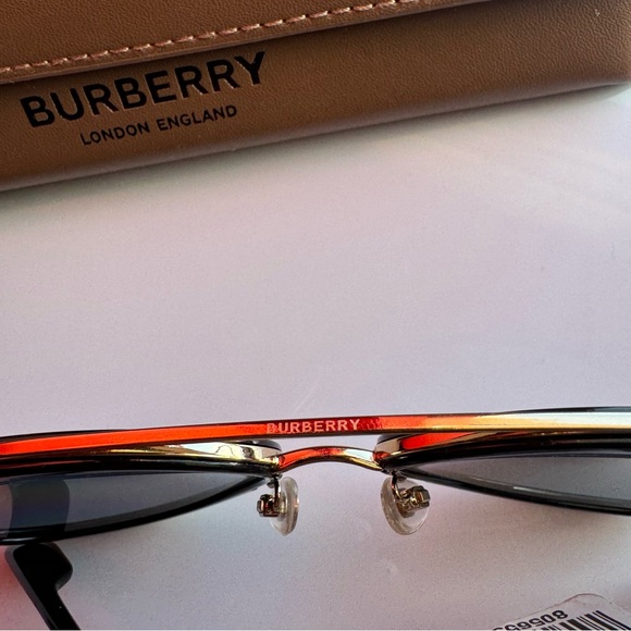 NWT Burberry Sunglasses Gold and Nova Check Trim LOW START - Picture 7 of 9